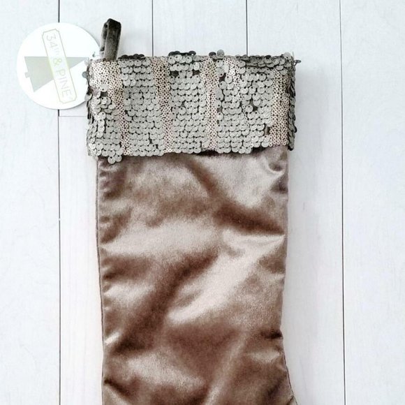 34th & Pine Christmas Holiday Stocking Stuffer - Picture 2 of 3